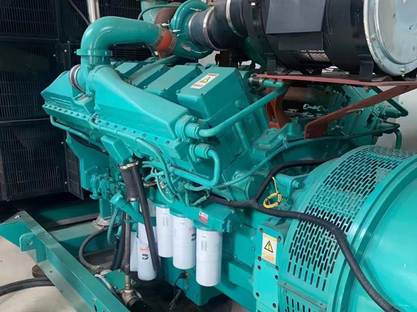 琼海更换100kW柴油发电机组机油时，需要注意哪些事项？