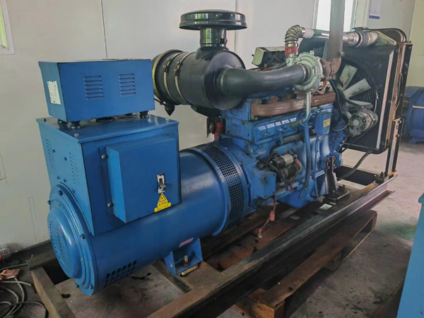 琼海100kW柴油发电机组使用多级机油有哪些优缺点？